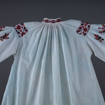 Women's embroidered shirt