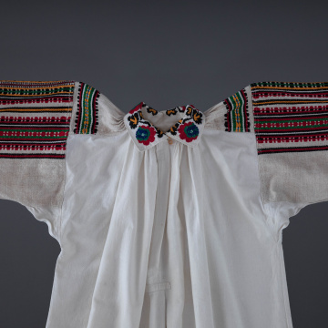 Women's woven and embroidered shirt