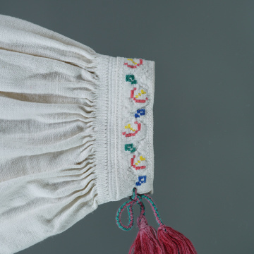 Children's embroidered shirt