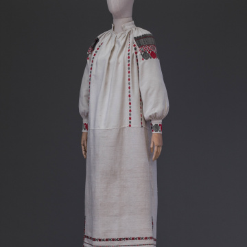 Women's embroidered shirt