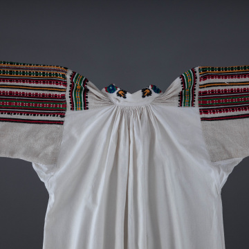 Women's woven and embroidered shirt