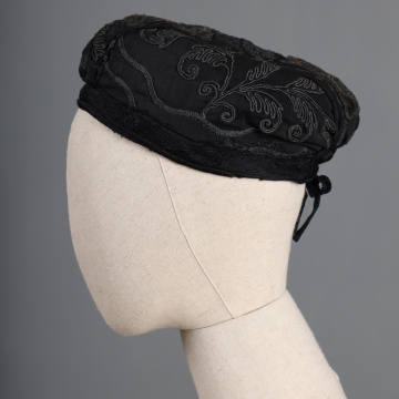 Embroidered ochipok (women's headdress)