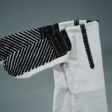 Children's embroidered shirt