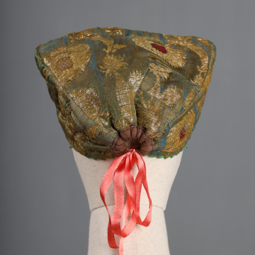Brocade ochipok (women's headdress)