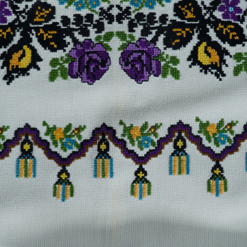 Women's embroidered shirt