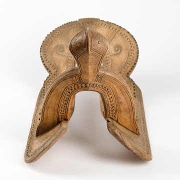 Carved saddle 