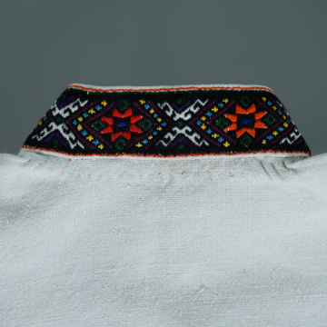 Children's embroidered shirt