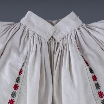 Women's embroidered shirt
