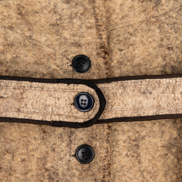 Short white vuiosh (jacket) made of gray cloth