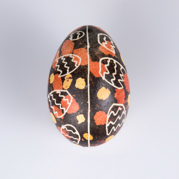 Pysanka 'Bear paws'