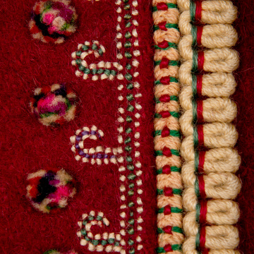 Serdak 'krasheniek' (deep red overcoat)