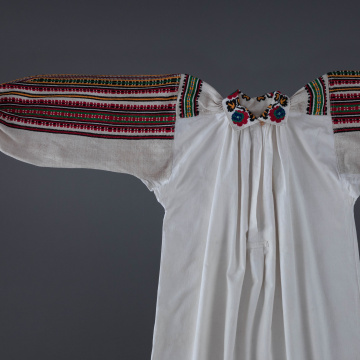 Women's woven and embroidered shirt