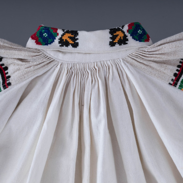 Women's woven and embroidered shirt