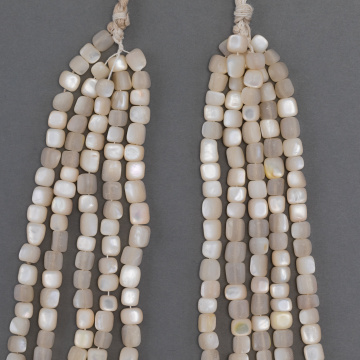 Balamuty (nacre necklace)