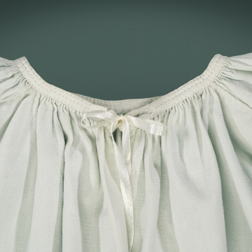 Children's embroidered shirt