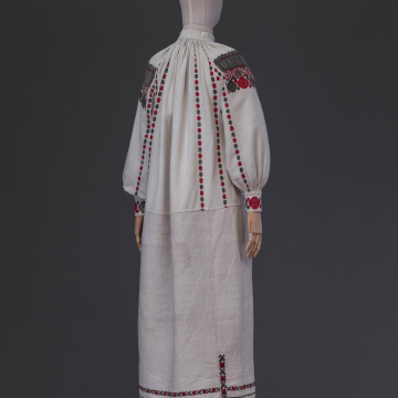 Women's embroidered shirt
