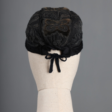 Embroidered ochipok (women's headdress)