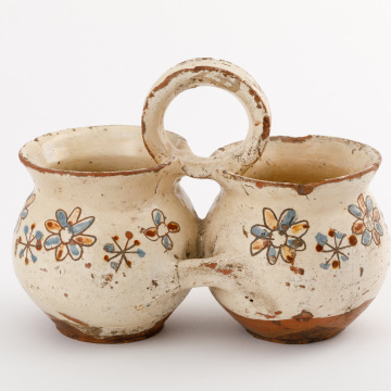 Paired pots
