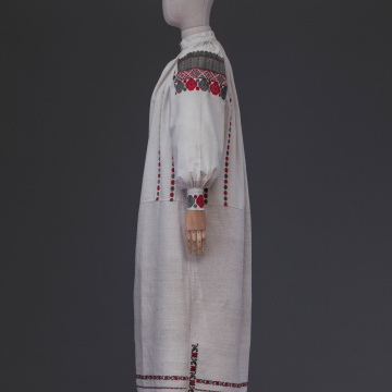 Women's embroidered shirt