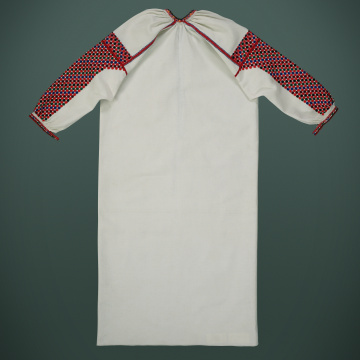 Children's embroidered shirt