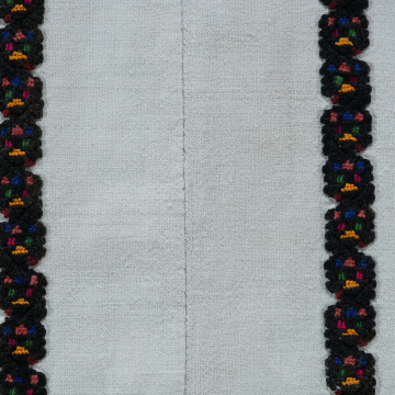 Women's embroidered shirt