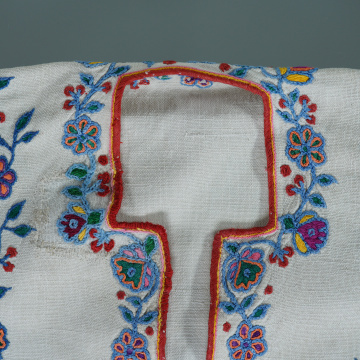 Children's embroidered shirt