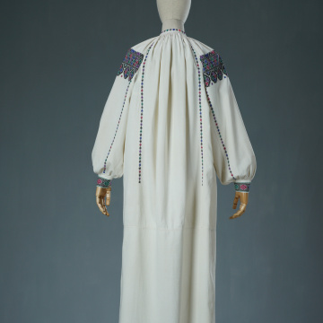 Women's embroidered shirt