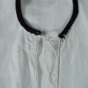 Children's embroidered shirt