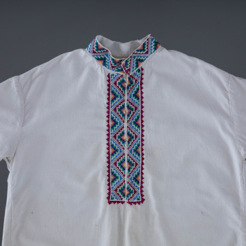 Children's embroidered shirt