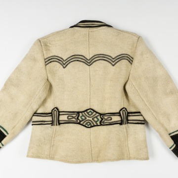 Vuiosh (short jacket) made of white cloth
