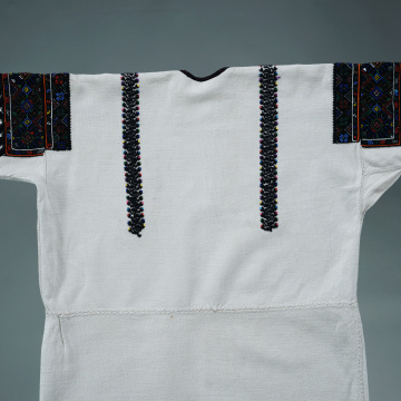 Children's embroidered shirt