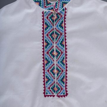 Children's embroidered shirt