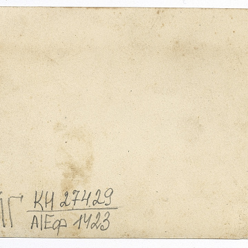 Групове фото - діти та жінки у  народному вбранні