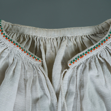 Children's embroidered shirt