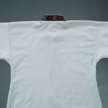 Children's embroidered shirt