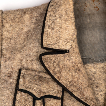 Short white vuiosh (jacket) made of gray cloth