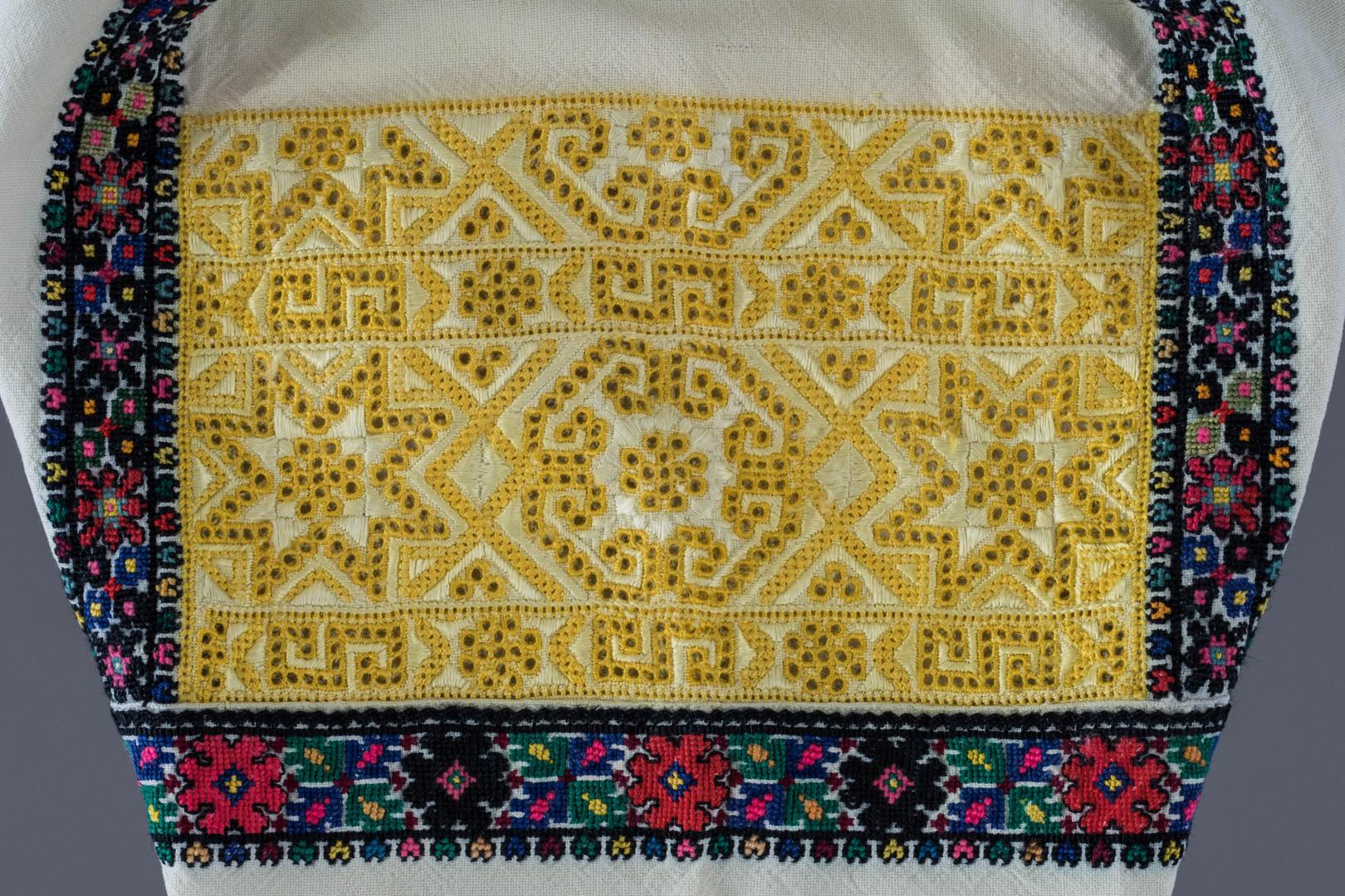 Сорочка вишита жіноча