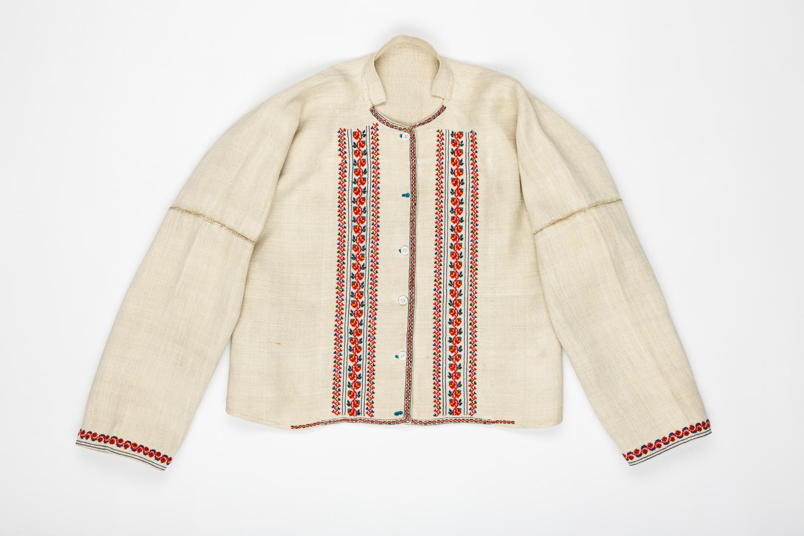 Embroidered women's kabat (jacket)