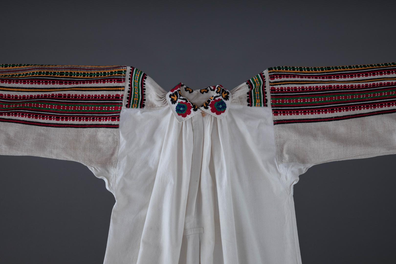 Women's woven and embroidered shirt