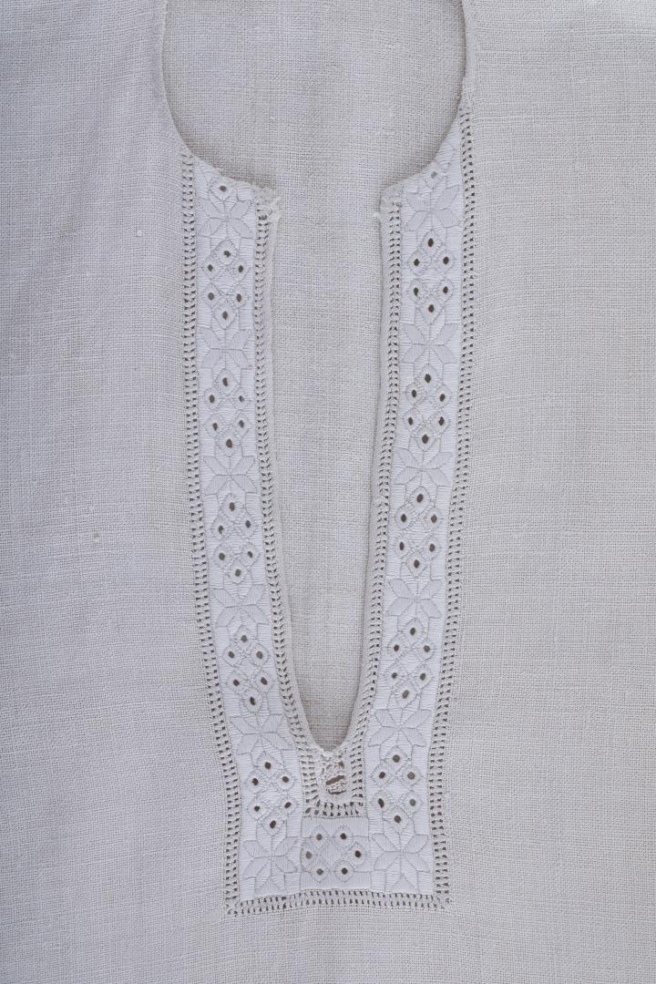 Men's embroidered shirt