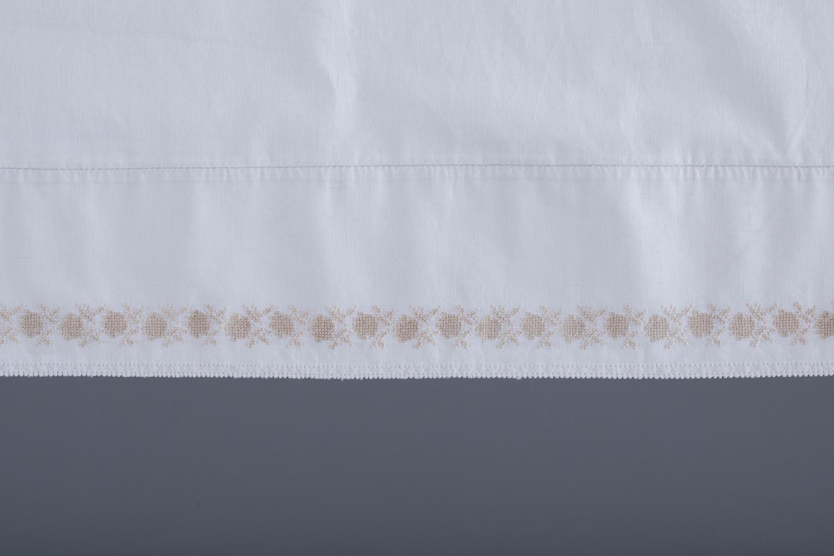 Women's embroidered shirt