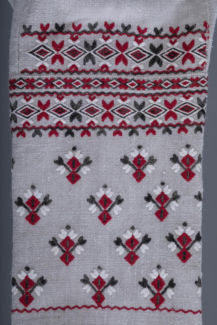 Women's embroidered shirt