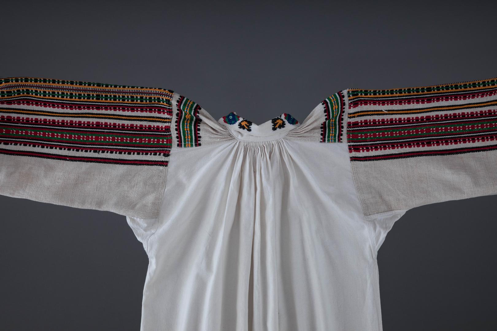 Women's woven and embroidered shirt