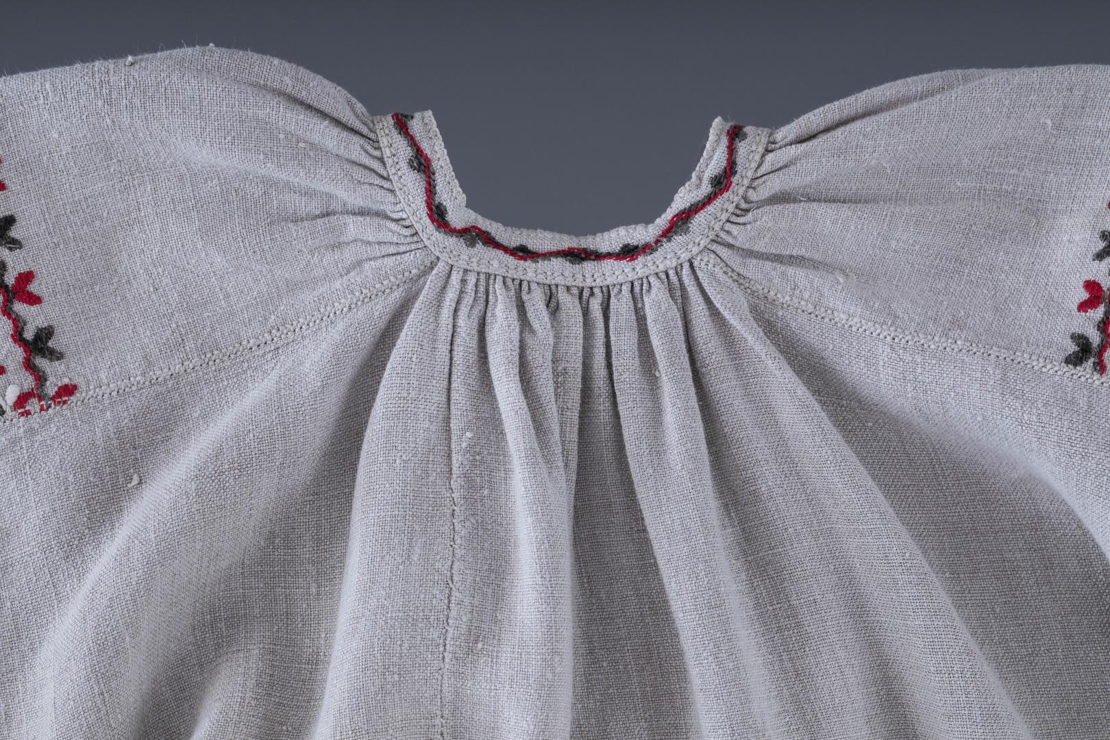 Women's embroidered shirt