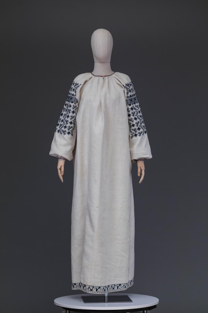 Women's embroidered shirt