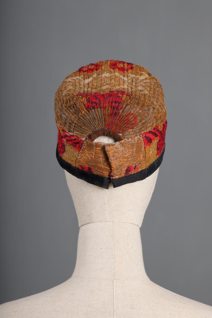 Brocade ochipok-zbornyk (women's headdress)