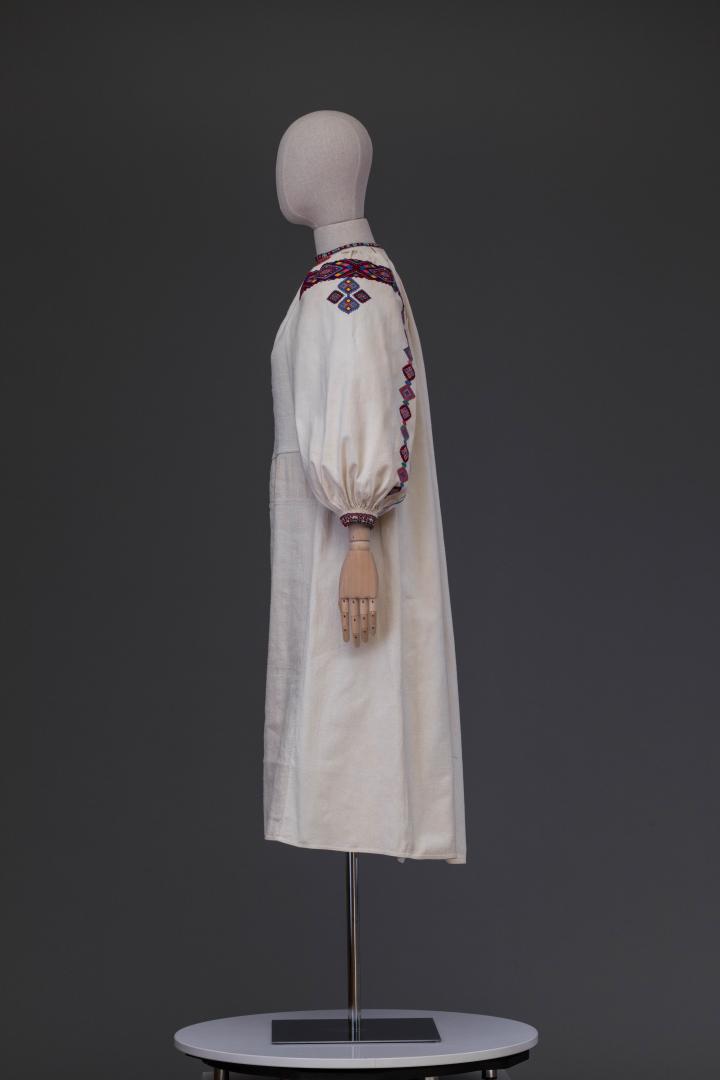 Women's woven and embroidered shirt