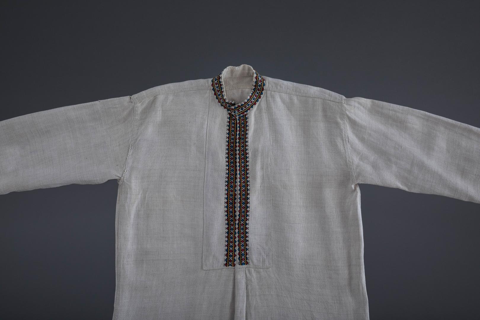 Men's embroidered shirt