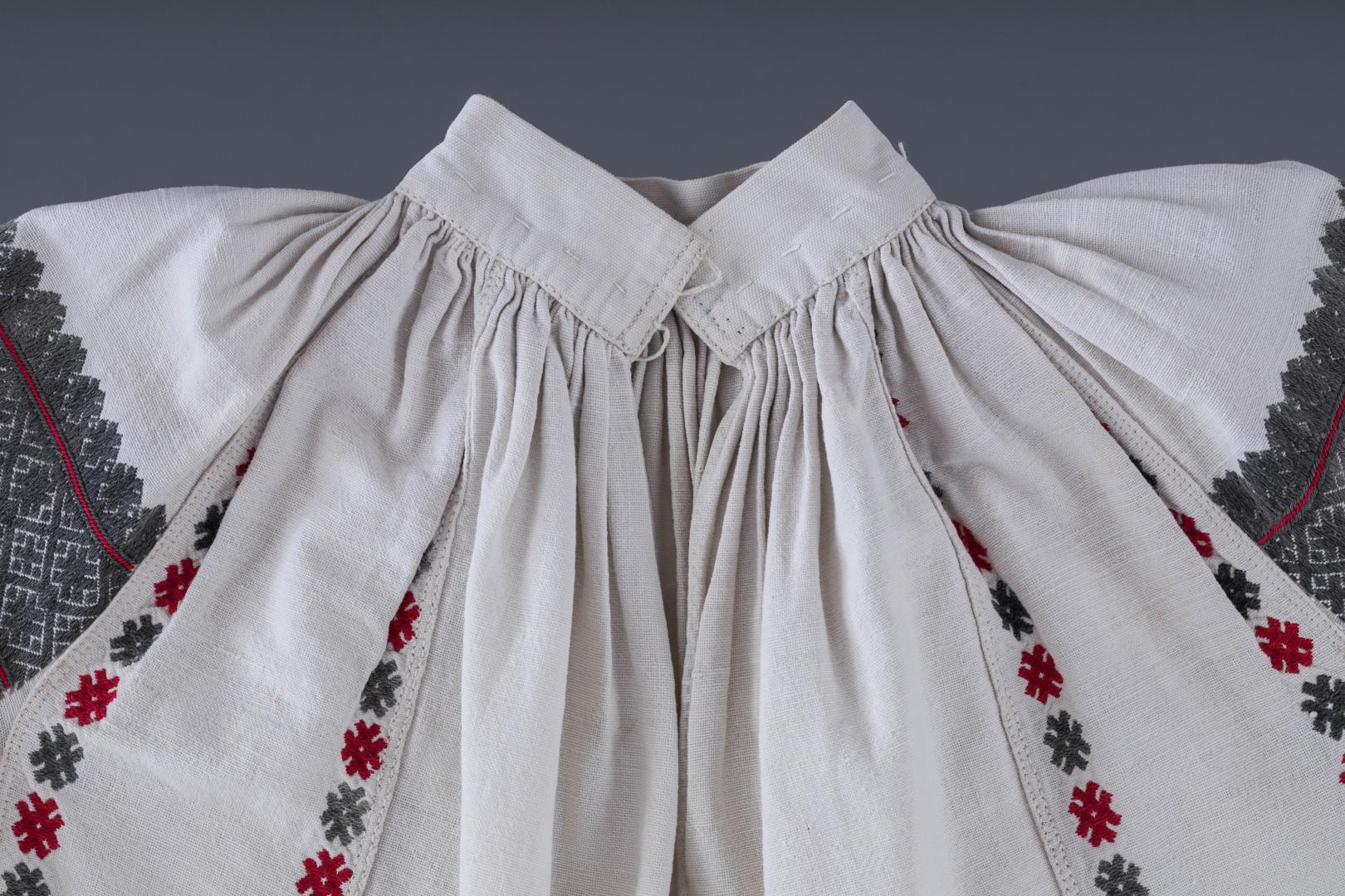 Women's embroidered shirt