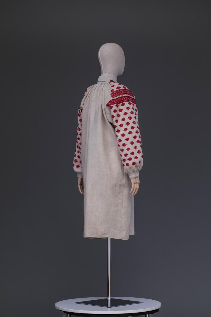 Women's embroidered shirt